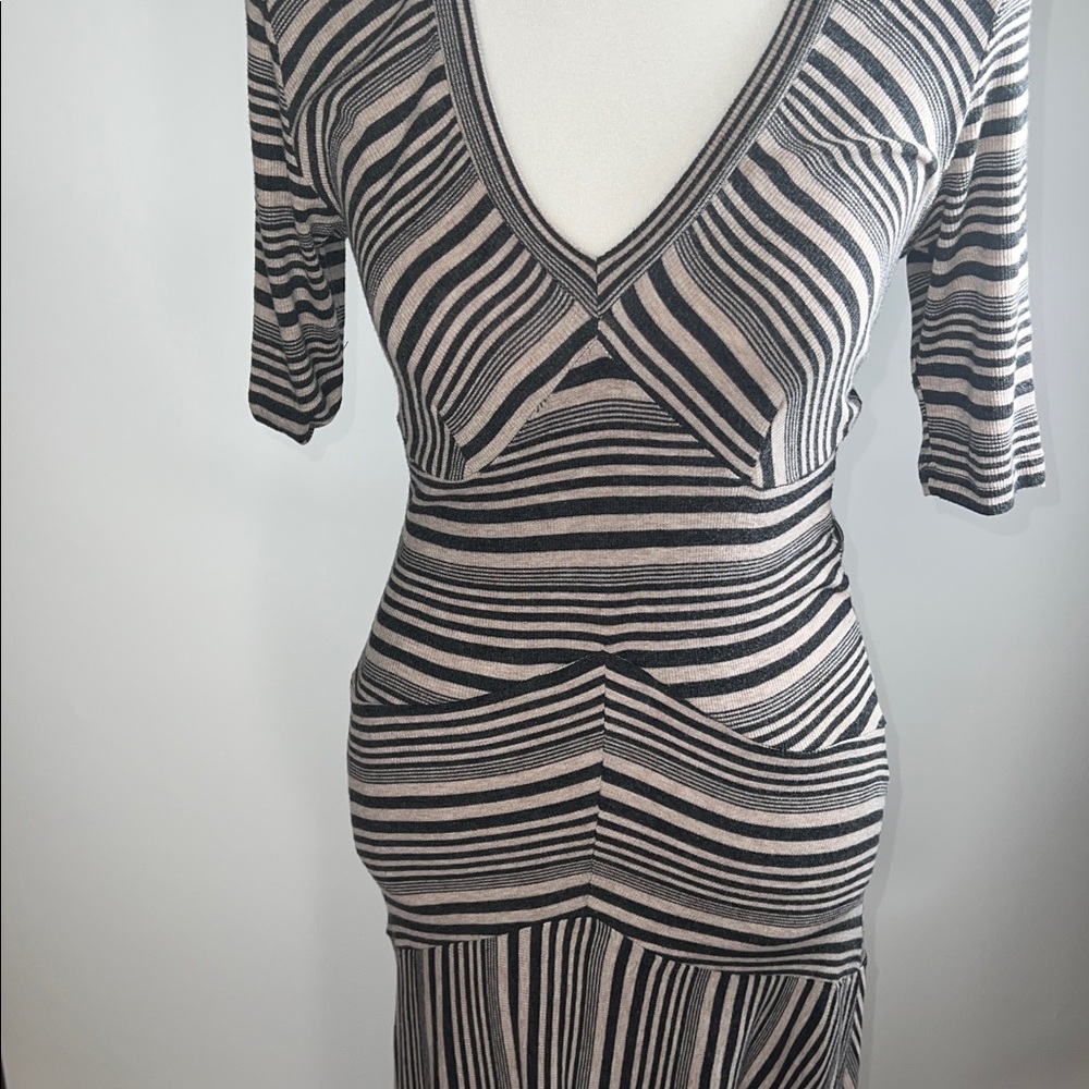 💖NWT HEATHER BY BORDEAUX VNECK MAXI DRESS IN HT.BLACK/HT HAZEL SIZE PETITE - Picture 8 of 12